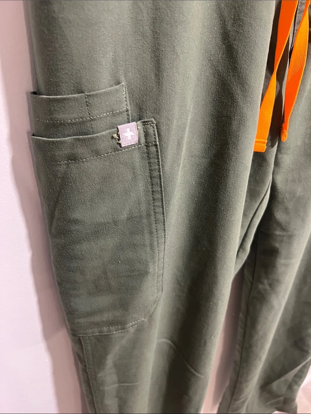 Figs Men’s Olive Green Joggers with Orange Drawstring Size Small Tall